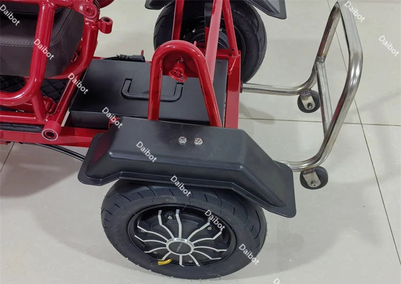 700W Powerful 3 Wheel Mobility Scooter With Seat For Elderly Folding Double Motor Electric Scooter With Pull Rod Luggage Travel