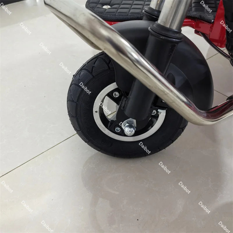 700W Powerful 3 Wheel Mobility Scooter With Seat For Elderly Folding Double Motor Electric Scooter With Pull Rod Luggage Travel